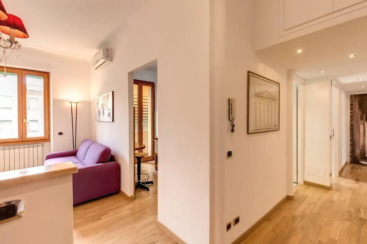 M&L Apartments - Ardesia Colosseo Roma 0*,  Italia